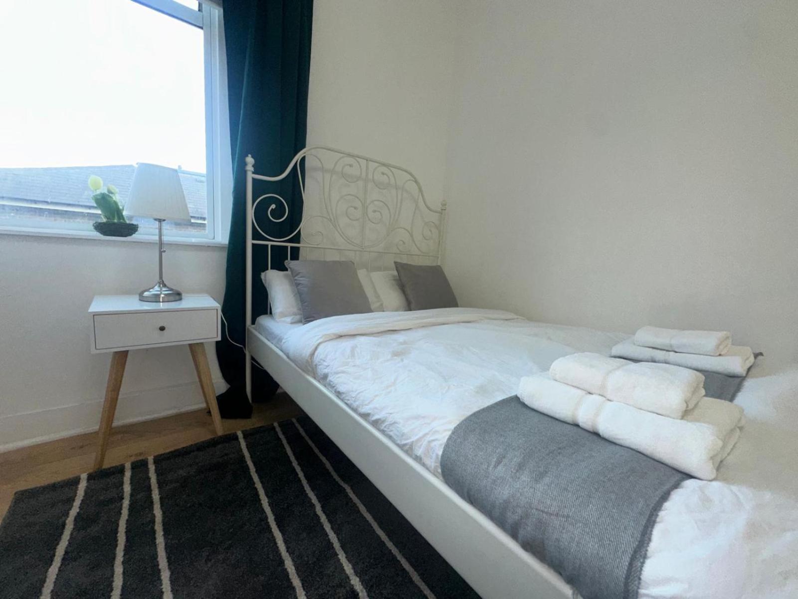 First Floor One Bed Apartment In Central West Лондон Экстерьер фото